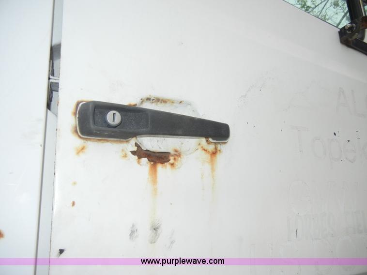 image for item C4283 1988 Freightliner FLD112-64T semi truck