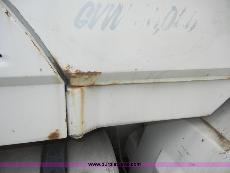 image for item C4283 1988 Freightliner FLD112-64T semi truck