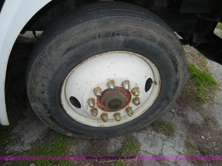 image for item C4283 1988 Freightliner FLD112-64T semi truck