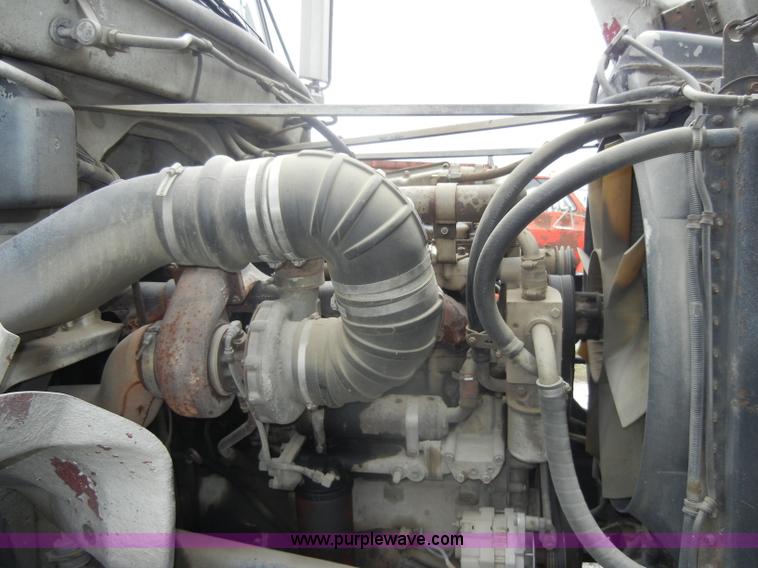 image for item C4283 1988 Freightliner FLD112-64T semi truck