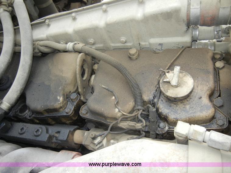 image for item C4283 1988 Freightliner FLD112-64T semi truck