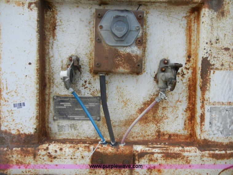 image for item C4306 1996 Fruehauf 48' dry van trailer