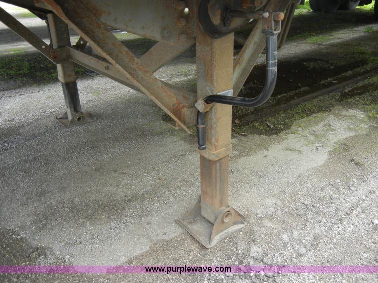 image for item C4306 1996 Fruehauf 48' dry van trailer