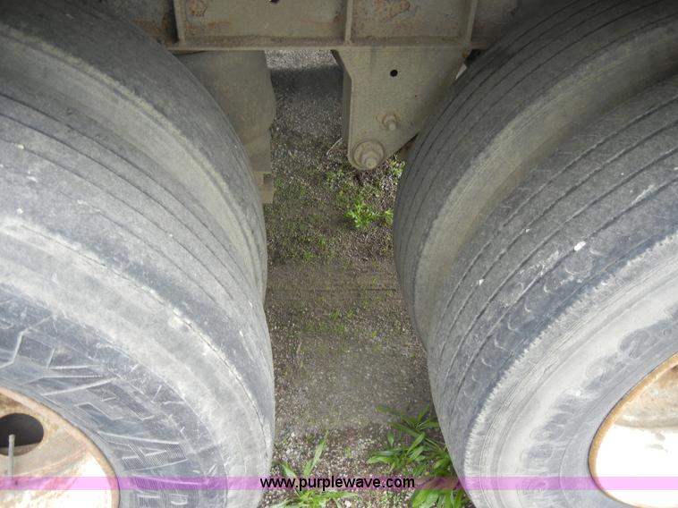 image for item C4306 1996 Fruehauf 48' dry van trailer