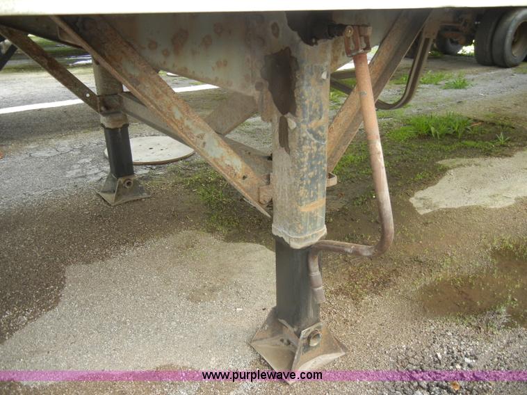 image for item C4308 1996 Fruehauf 48' dry van trailer