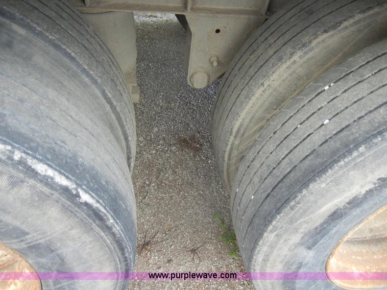 image for item C4308 1996 Fruehauf 48' dry van trailer