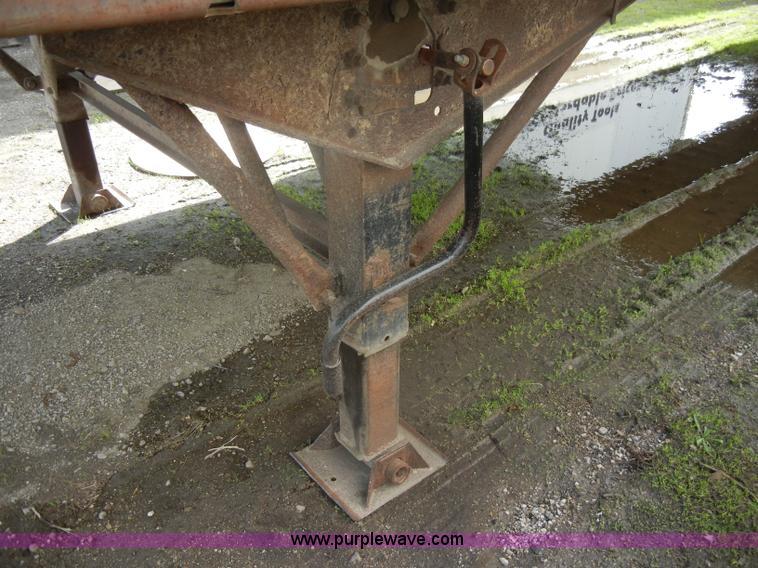 image for item C4310 1988 Strick 48' dry van trailer