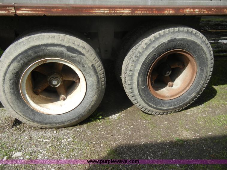 image for item C4310 1988 Strick 48' dry van trailer