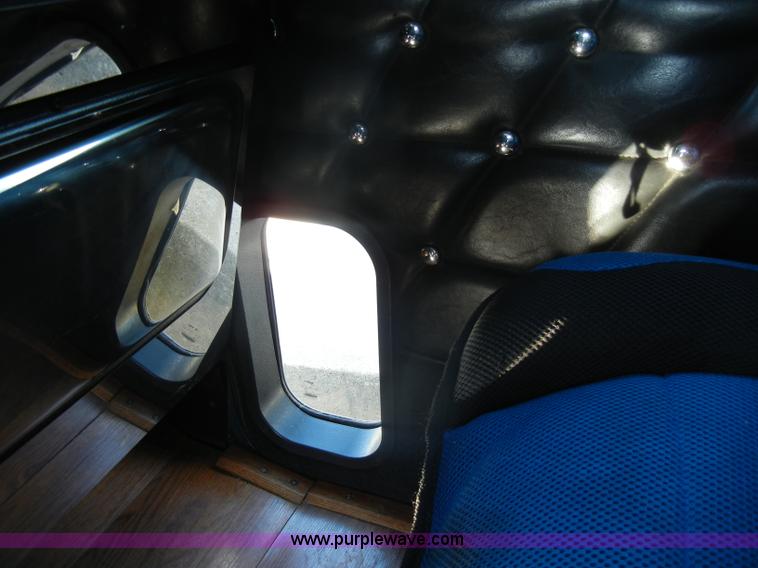 image for item C4316 2001 Freightliner FLD120 semi truck