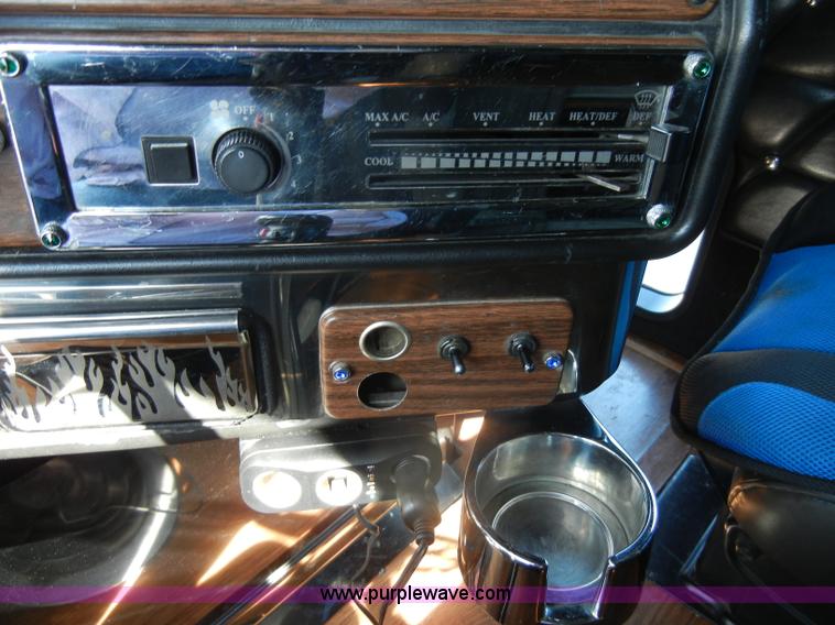 image for item C4316 2001 Freightliner FLD120 semi truck