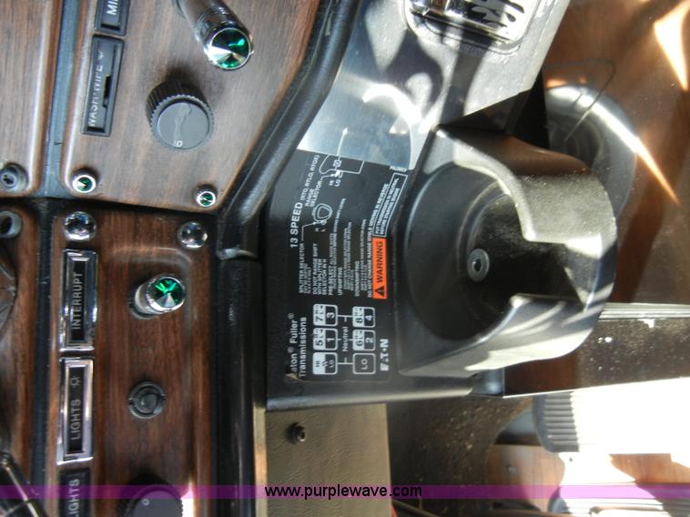 image for item C4316 2001 Freightliner FLD120 semi truck