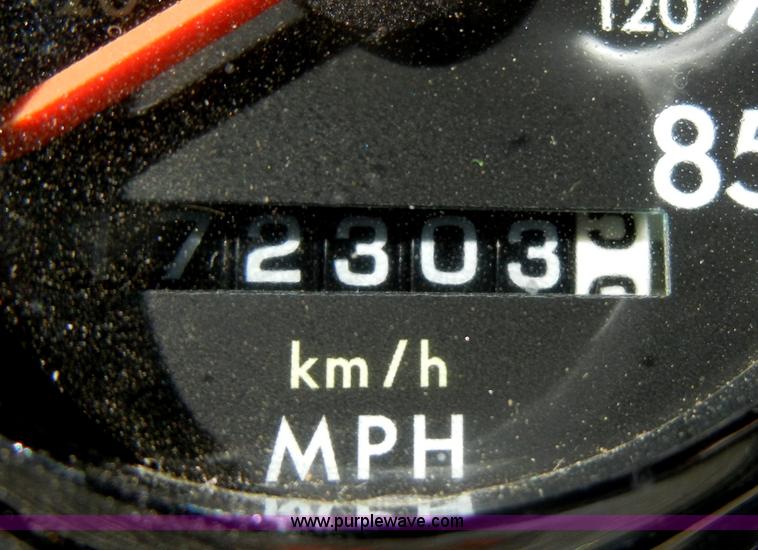 image for item C4316 2001 Freightliner FLD120 semi truck