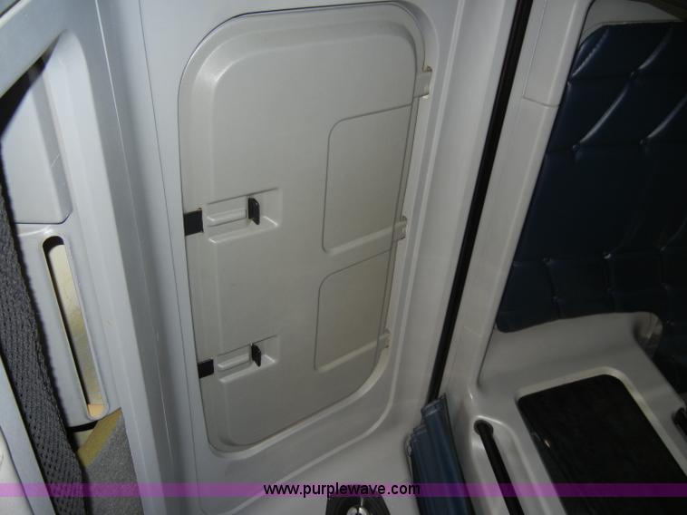 image for item C4316 2001 Freightliner FLD120 semi truck