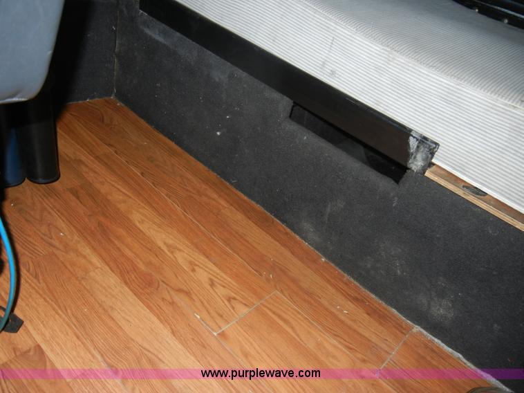 image for item C4316 2001 Freightliner FLD120 semi truck