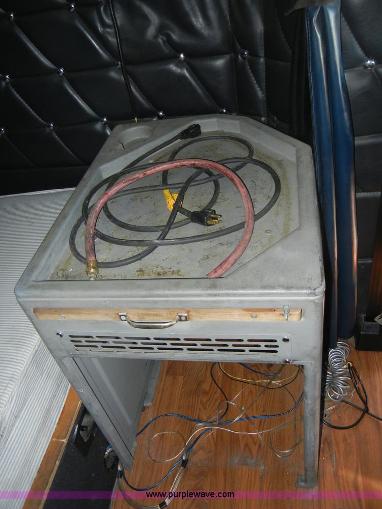 image for item C4316 2001 Freightliner FLD120 semi truck