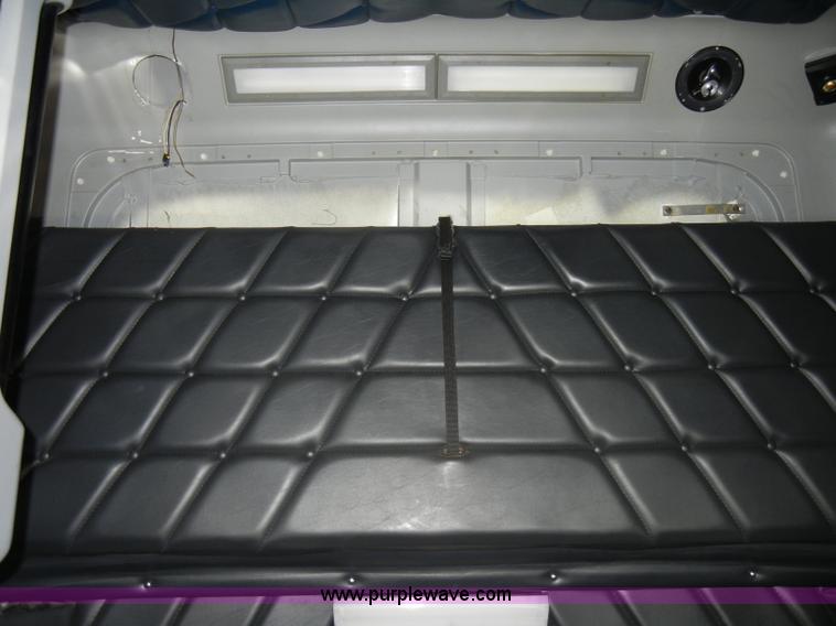 image for item C4316 2001 Freightliner FLD120 semi truck