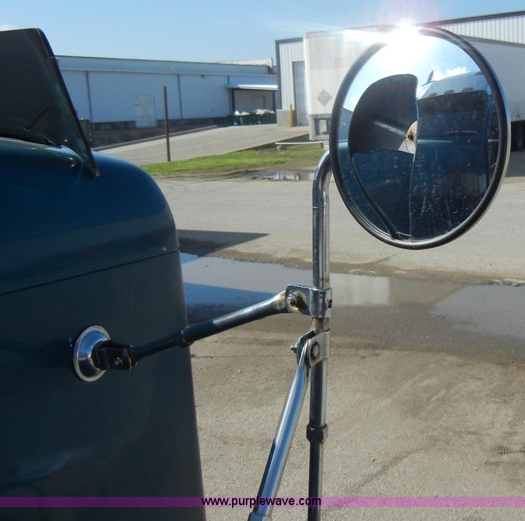 image for item C4316 2001 Freightliner FLD120 semi truck