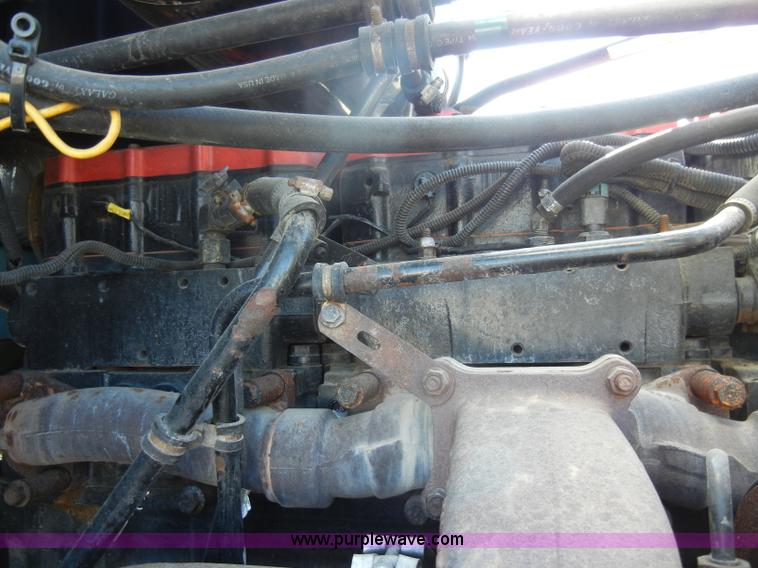 image for item C4316 2001 Freightliner FLD120 semi truck