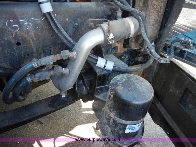 image for item C4316 2001 Freightliner FLD120 semi truck