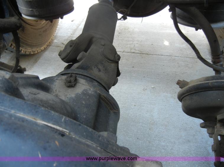 image for item C4316 2001 Freightliner FLD120 semi truck