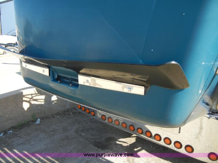 image for item C4316 2001 Freightliner FLD120 semi truck