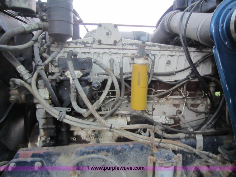 image for item C5442 1985 Peterbilt 359 semi truck