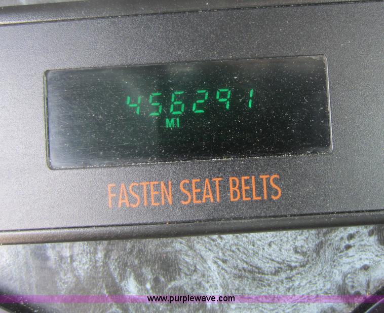 image for item C5459 2003 Freightliner Columbia semi truck