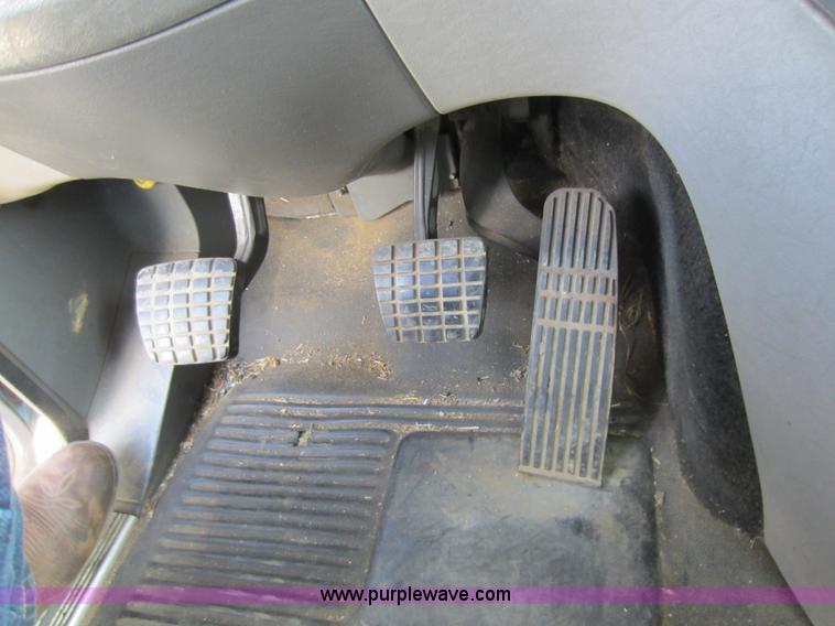 image for item C5459 2003 Freightliner Columbia semi truck