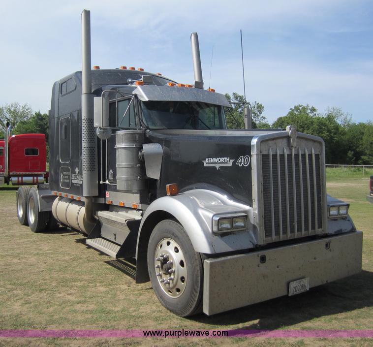 image for item C5460 1998 Kenworth W900L semi truck