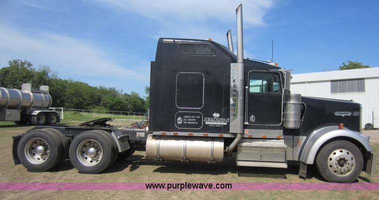 image for item C5460 1998 Kenworth W900L semi truck