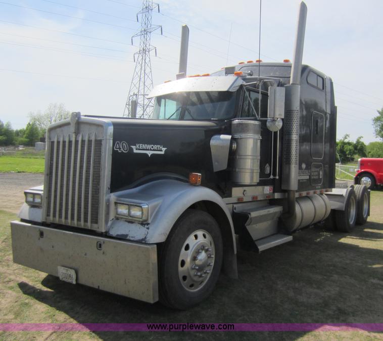 image for item C5460 1998 Kenworth W900L semi truck