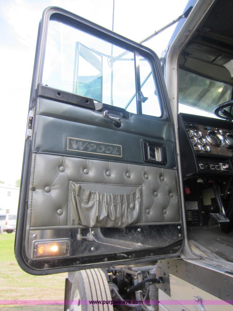 image for item C5460 1998 Kenworth W900L semi truck