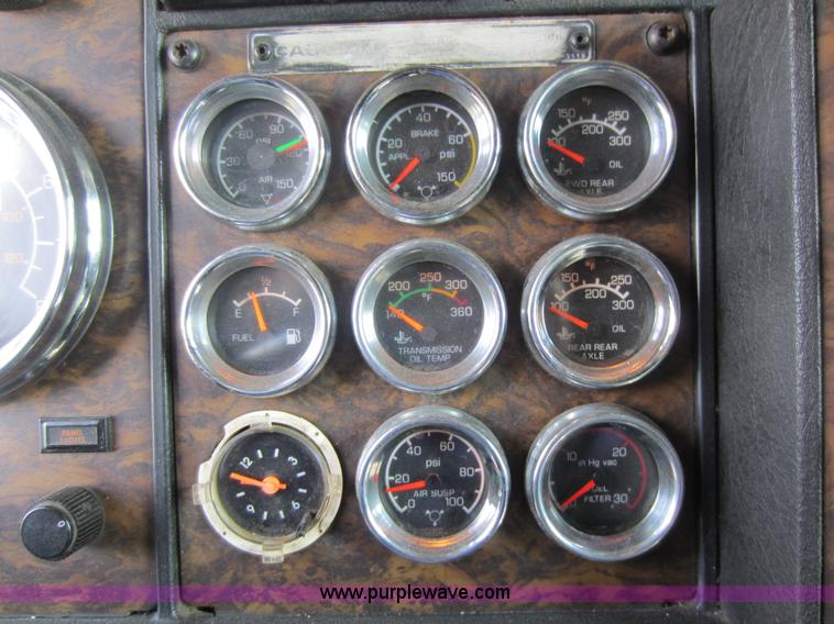 image for item C5460 1998 Kenworth W900L semi truck