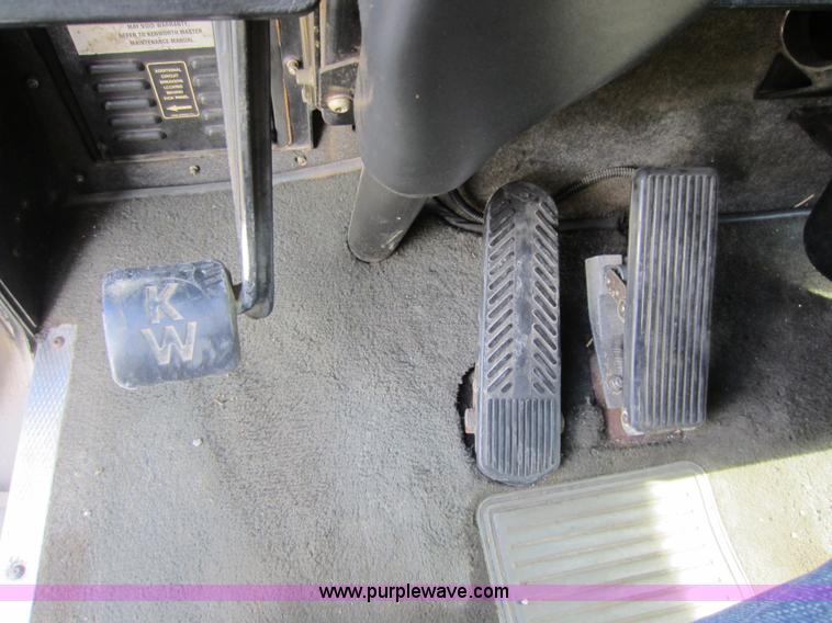 image for item C5460 1998 Kenworth W900L semi truck