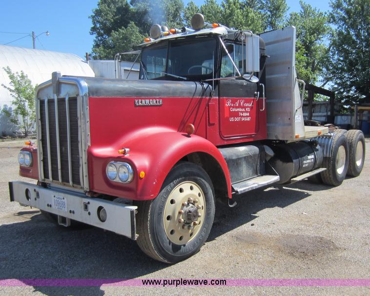 image for item C5497 1971 Kenworth W928 semi truck