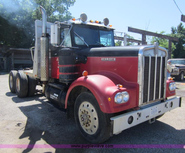 image for item C5497 1971 Kenworth W928 semi truck