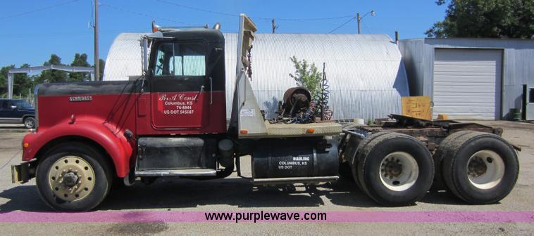 image for item C5497 1971 Kenworth W928 semi truck