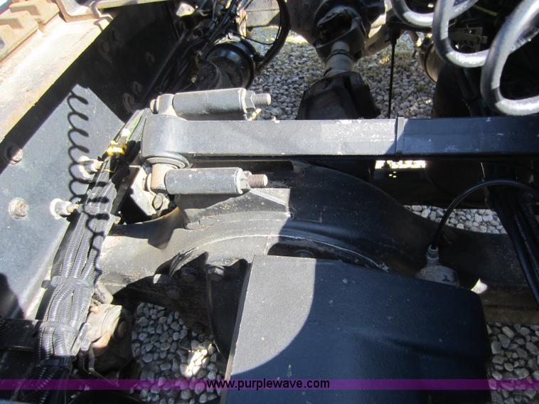 image for item D5501 2006 Mack CXN613 semi truck