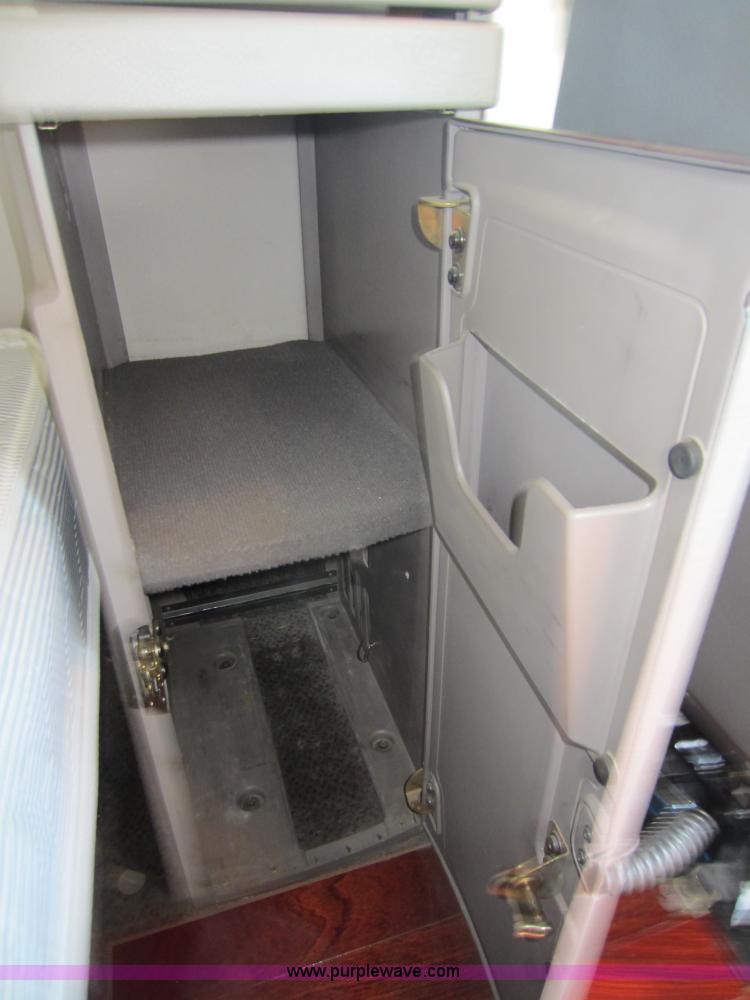 image for item D5501 2006 Mack CXN613 semi truck