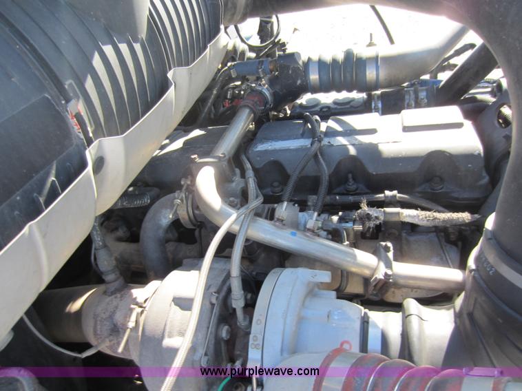 image for item D5501 2006 Mack CXN613 semi truck