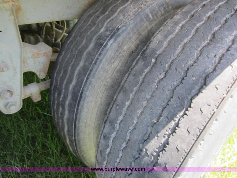 image for item D5504 1985 Dorsey 48' dry van trailer