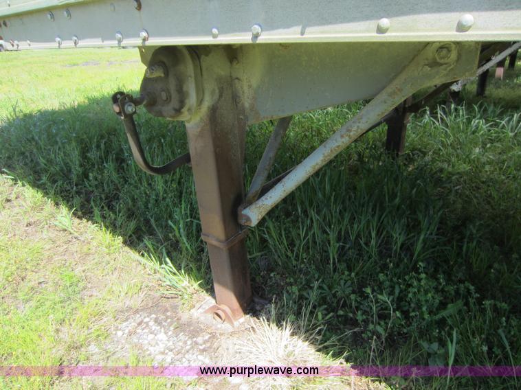 image for item D5504 1985 Dorsey 48' dry van trailer