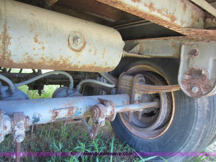 image for item D5506 1985 Dorsey 48' dry van trailer