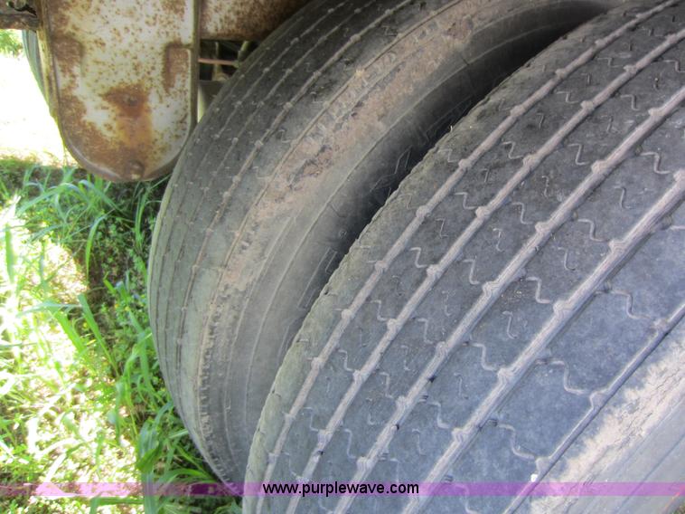 image for item D5507 1984 Lufkin 48' dry van trailer