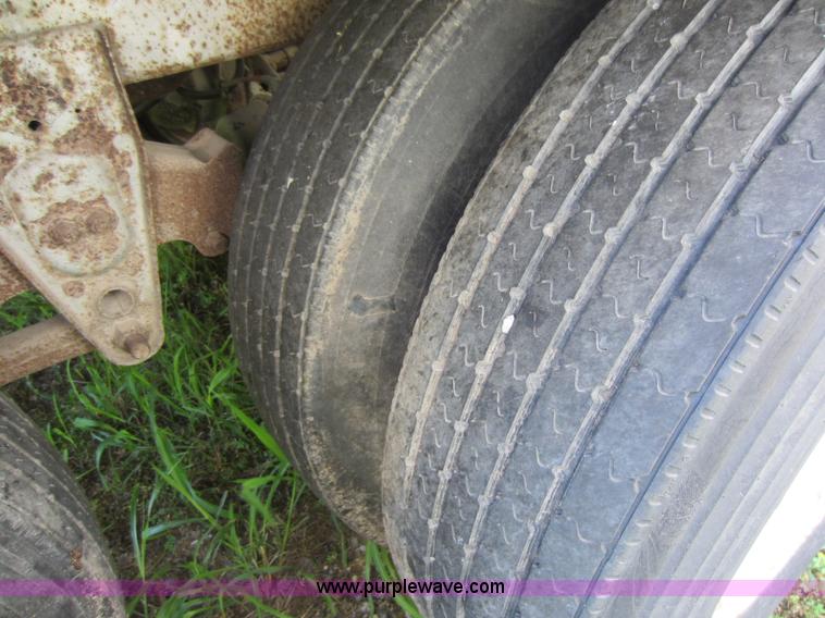 image for item D5507 1984 Lufkin 48' dry van trailer