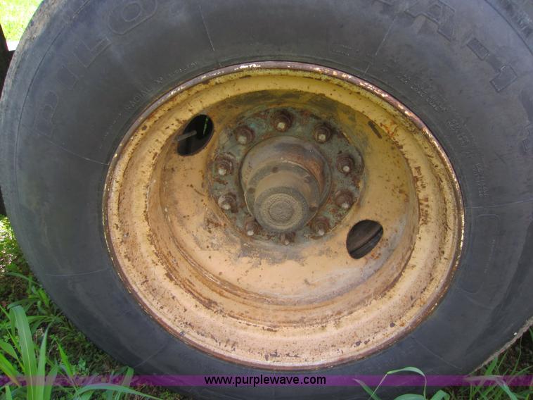 image for item D5507 1984 Lufkin 48' dry van trailer