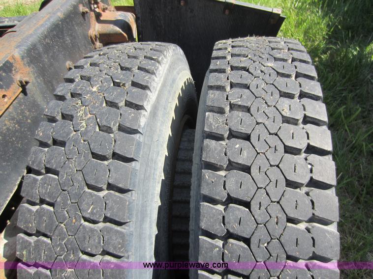 image for item D5511 1985 Volvo White WCM semi truck