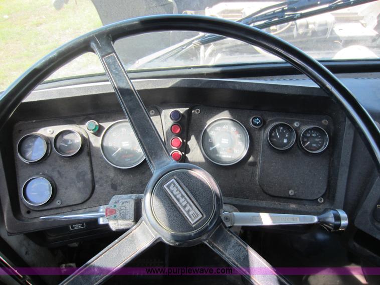 image for item D5511 1985 Volvo White WCM semi truck