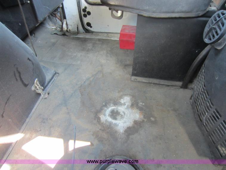 image for item D5511 1985 Volvo White WCM semi truck