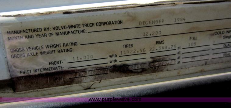 image for item D5511 1985 Volvo White WCM semi truck